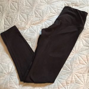 High wasted black leggings.